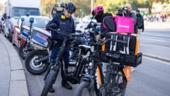 Große Schwerpunktkontrolle Dienstagvormittag am Universitätsring, direkt vor dem Burgtheater: ...