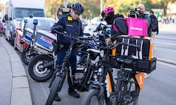 Große Schwerpunktkontrolle Dienstagvormittag am Universitätsring, direkt vor dem Burgtheater: ...