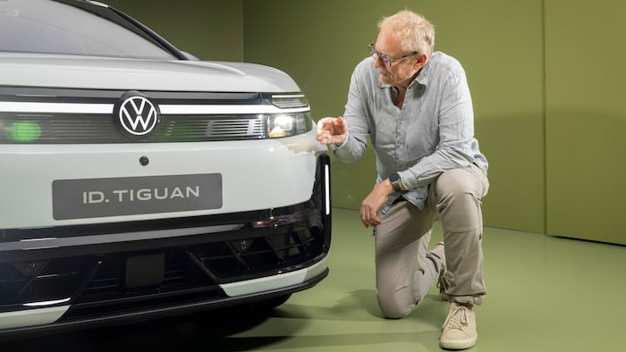 Die R Line des ID. Tiguan erkennt man unter anderem am senkrechten LED-Tagfahrlicht.