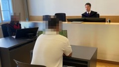Nach einer Randale-Nacht im Hotel und Attacken auf Beamte kam der Angeklagte vorerst mit einer ...