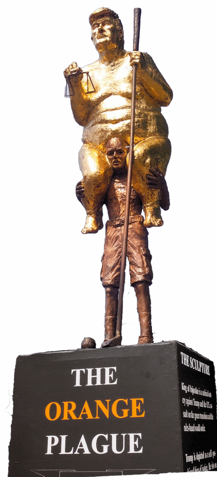 Nackt, golden und mit XXL-Golfschläger: Die umstrittene Trump-Skulptur „Orange Plague“ sorgt im ...