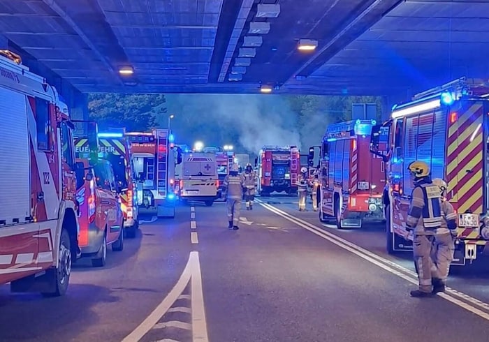Großeinsatz: sieben Feuerwehren kämpfen gegen die Flammen an.