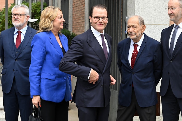 Königlicher Kulturtermin in Madrid: Prinz Daniel von Schweden (3.v.l.) und ...
