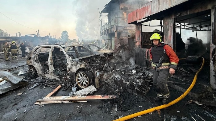 Feuerwehrleute im Einsatz Mittwochfrüh