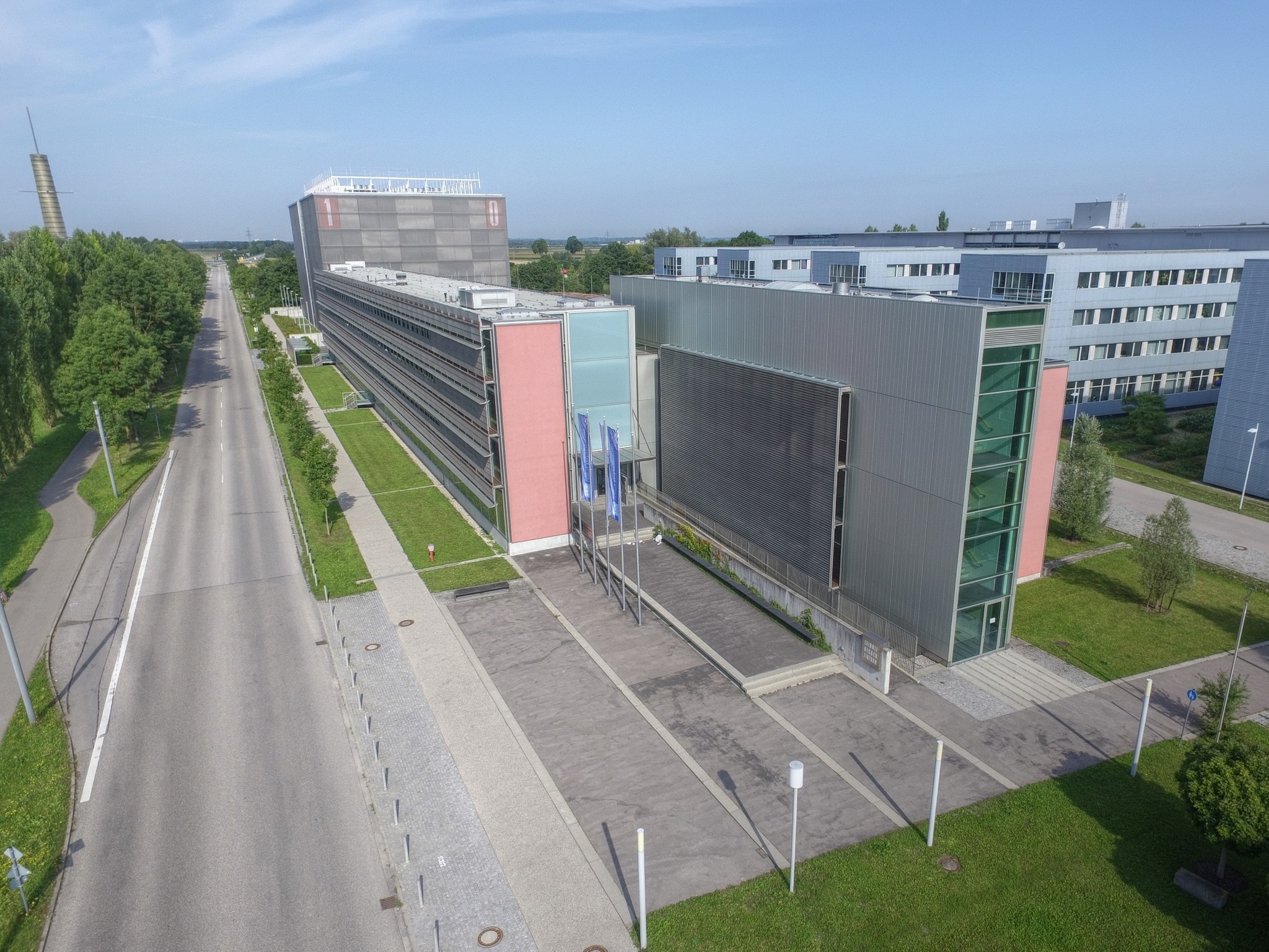 Computing Power for Upper Austria - Governor Stelzer Seals Pact with ...
