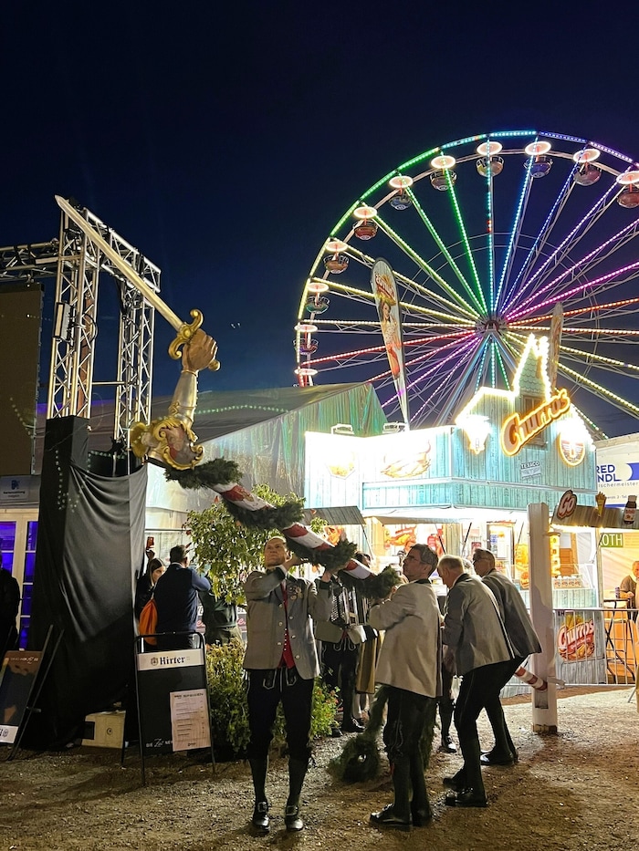Mit der Einholung der Marktfreyung wurde Dienstagabend offiziell das Ende des 663. St. Veiter ...