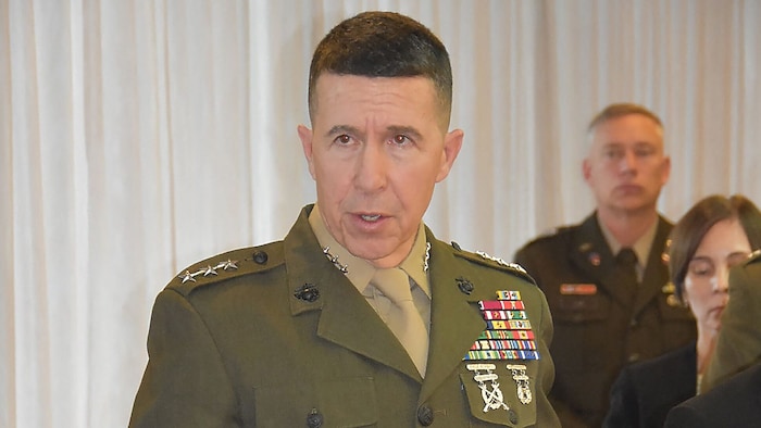 US-General Benjamin T. Watson hat nun die Bewegungsfreiheit seiner Untergebenen in Japan ...