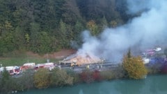 Der Einsatz war mehr als prekär, es musste auch der Wald geschützt werden