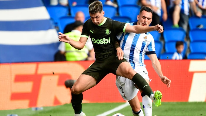 Alex Sola (r.) 2023 im Dress von Real Sociedad