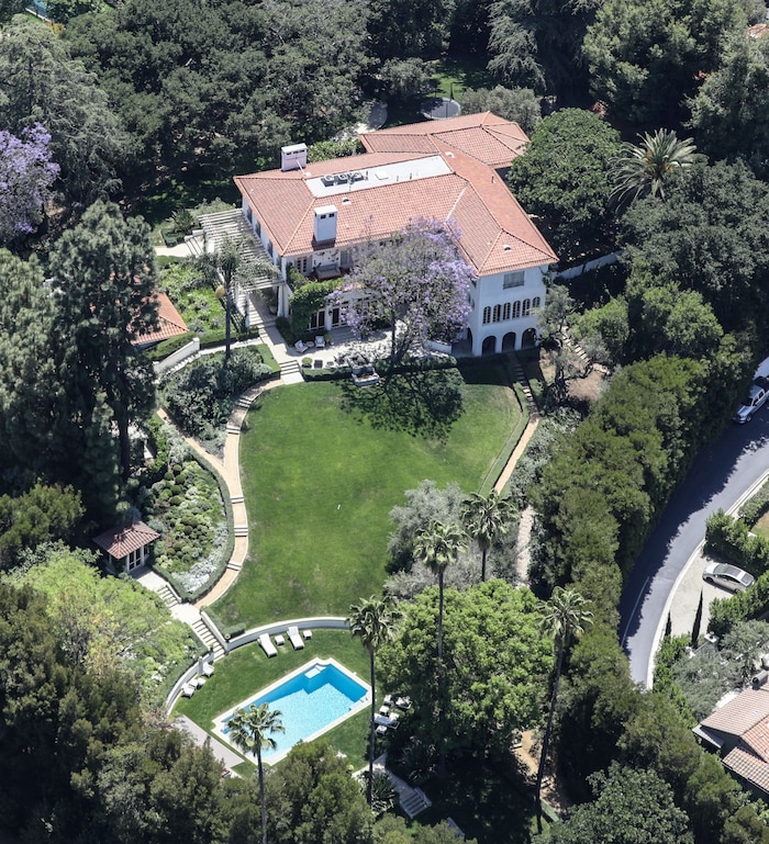 Immobilien-Deal der Superstars: Angelina Jolie hat ihre legendäre Villa in Los Angeles an ...
