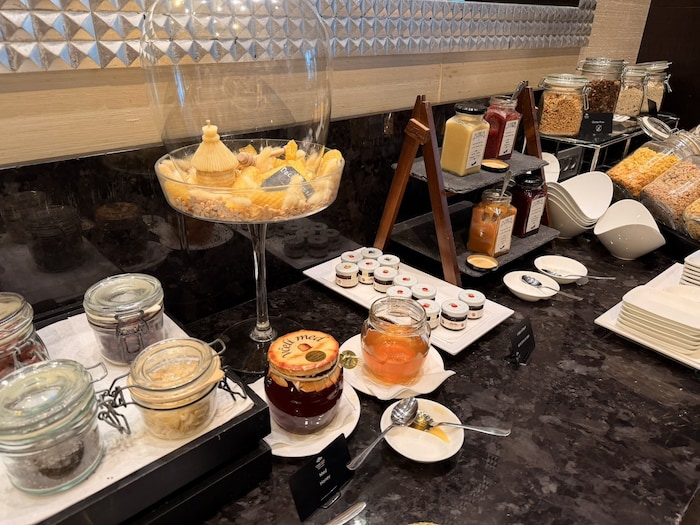 Frühstück zwischen Buffet und À-la-carte.