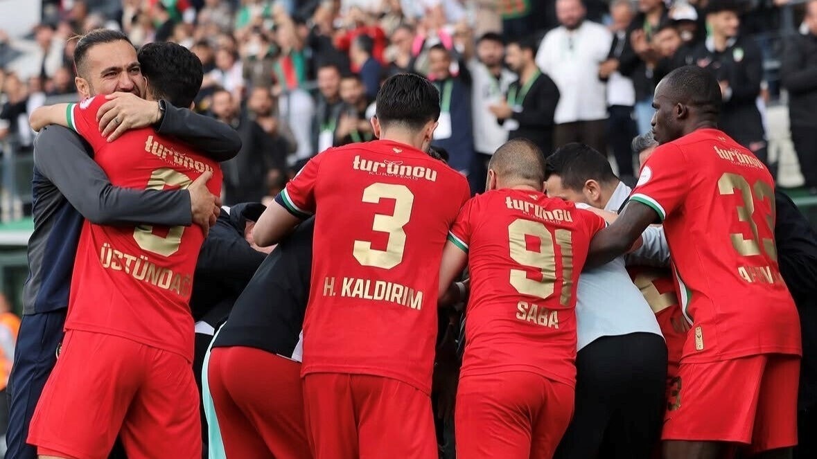 Cem Üstündag: „A helyiek itt abszolút futballrémültek!” – Így él az Amed SK tiroli játékosa