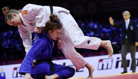 Lubjana Piovesana (blau) musste sich Joanne van Lieshout geschlagen geben.