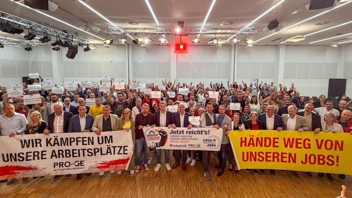 Geschlossene Front gegen Konzern – jetzt macht der NÖ-Gewerkschaftsbund mobil.