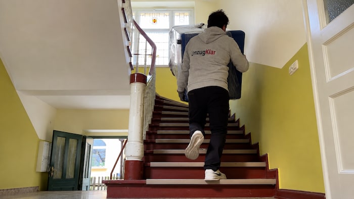 Auch Stiegenhaus, Lift und Entfernung zum Transporter beeinflussen den Aufwand.
