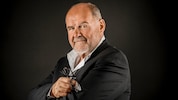 Schauspieler August Schmölzer legt seinen zweiten „Heimat“- Roman vor.