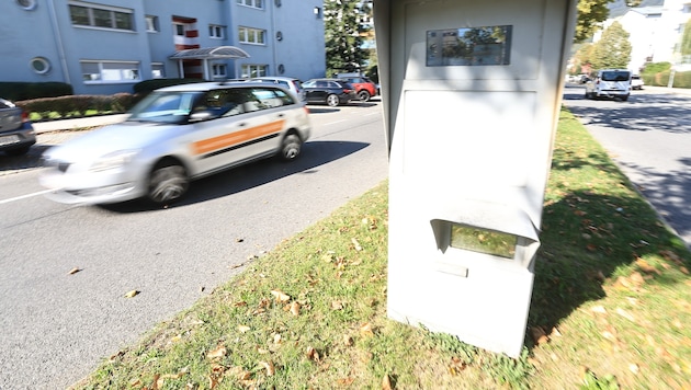 Die Radarkästen sind in die Jahre gekommen und sollen durch neue Geräte ersetzt werden. Trotzdem ...