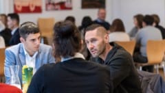 Bei diesem Speeddating geht es um die Lehrstelle – nicht die große Liebe