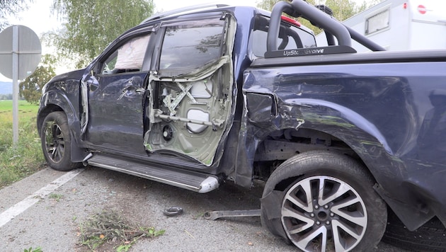 Zur falschen Zeit am falschen Ort: Dieser Pick-up konnte dem Kleinlaster nicht mehr ausweichen.
