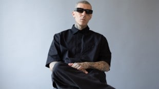 Travis Barker musste wegen Taubheit in seinem Arm operiert werden.