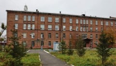 In diesem Krankenhaus in Sibirien ist am Freitag eine Mitarbeiterin eines ...