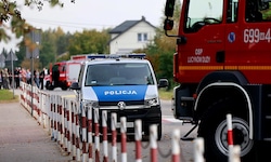 Ein Lehrer und der Schuldirektor haben den Angreifer überwältigen können. 