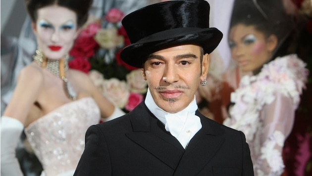 John Galliano bei der Dior Haute Couture Fashion Show 2010 in Paris.