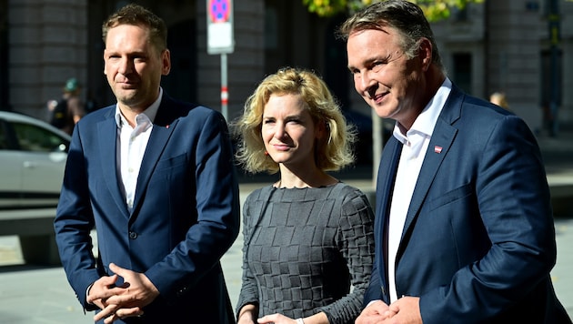 Klubobmann Philip Kucher, Bundesministerin Eva-Maria Holzleitner und Vizekanzler Andreas Babler ...