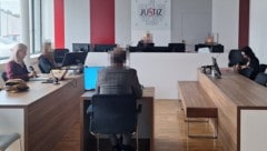 Der Mandant von Anwältin Ina-Christin Stiglitz (re.) bekannte sich am Landesgericht Eisenstadt ...
