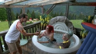 Ein ungeschriebenes Gesetz von „Forsthaus Rampensau“: Wo der Whirlpool ist, dort eskaliert es ...