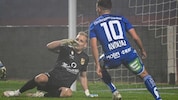 Mit Hartberg haben Goalie Domenik Schierl und seine Teamkollegen bisher nicht die schlechtesten ...