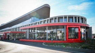 Rund 200 Mitarbeiter arbeiten im neuen Maximarkt – rund 40 davon im ersten Stock im Backoffice ...
