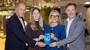 Feierten 40 Jahre Sportzentrum: Ex-Boss Wolfgang Becker, Nachfolgerin Sabrina Rohrmoser, ...