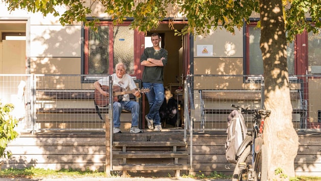Johann und Tim (re.) wohnen im Ressidorf.