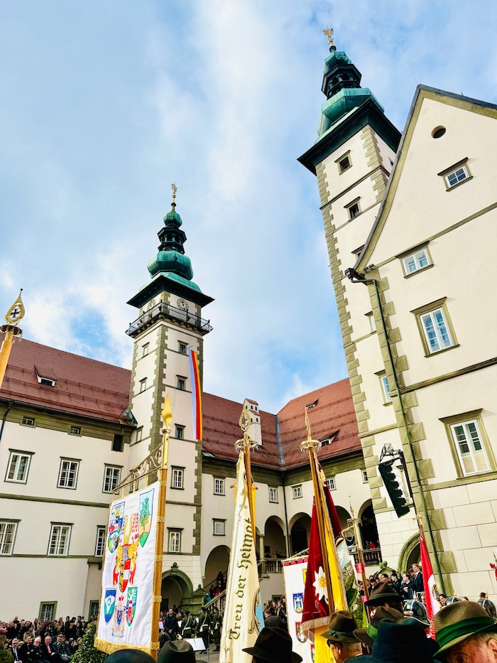 Ab 11 Uhr wird heute im Landhaushof der Volksabstimmung gedacht und das historische Ereignis ...
