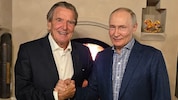 Gerhard Schröder (82) besuchte die Geburtstagsfeier seines alten Freundes Wladimir Putin (74).  