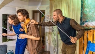 Missverständnisse, Verwechslung, Katastrophen: Laura Enzenhofer, Alexander Knaipp und Max Ortner ...