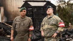 Vizeleutnant Kronberger und Gefreiter Schlosser am Unglücksort.