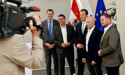 Erich Schaflinger (2.v.re., mit Ulf Drabek, Peter Umundum, Karlheinz Kornhäusl und Marco ...