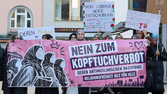 Muslimische Teilnehmerinnen der Demonstration.