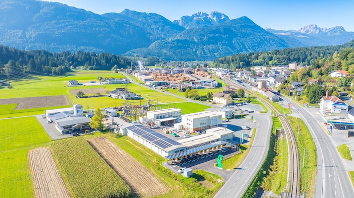 Der neue E-Ladehub befindet sich direkt an der Gailtal-Bundesstraße