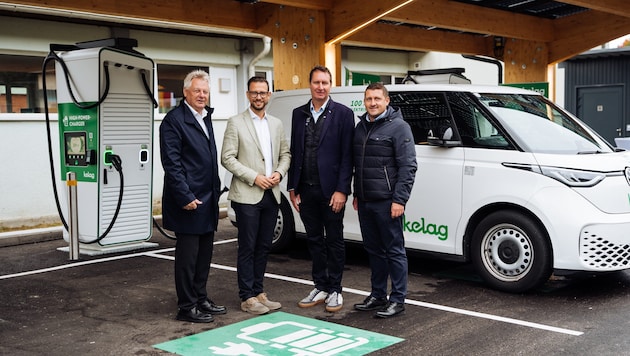 Eröffneten E-Ladehub: Leopold Astner, Sebastian Schuschnig, Reinhold Draxler und Alexander ...
