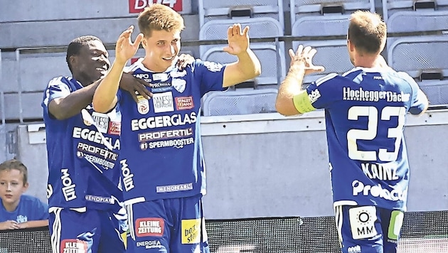 Marco Hoffmann (Mitte) und Co. wollen Sonntag auch daheim gegen Lustenau jubeln.