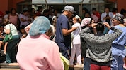 Menschen vor dem Santo-Tomas-Krankenhaus in Panama-Stadt, das evakuiert wurde.