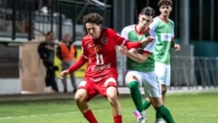 Elias Memic (re.) und Hallein feierten den zweiten Saisonsieg.