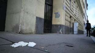 Nach dem Fund einer 35-Jährigen in einem Wiener Stiegenhaus wurde nun eine Person festgenommen. ...