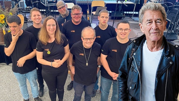 Auch Rocklegende Peter Maffay (re.) ist Fan der steirischen Inklusionsband.