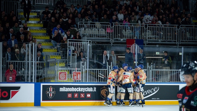Die Haie hatten in der brandneuen Mailänder Halle Spaß.