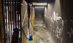 Zwei Keller brannten in diesem Wohnhaus. Der Verdächtigte gestand einen der Brände gelegt zu ...
