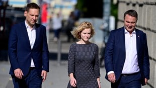 Philip Kucher (Nebenchef, li.), Eva-Maria Holzleitner (Nebenchefin) und Andreas Babler ...